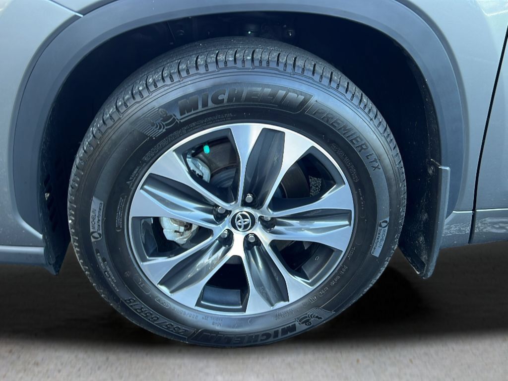 Certified 2026 Toyota Highlander XLE AWD/4WD image 28