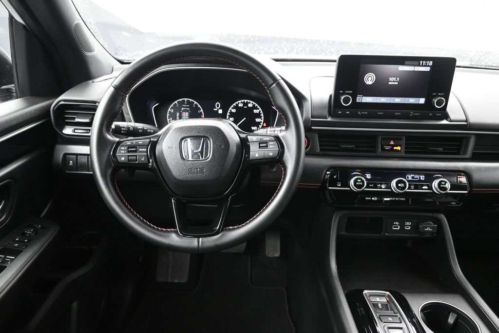 Used 2025 Honda Pilot Sport image 30