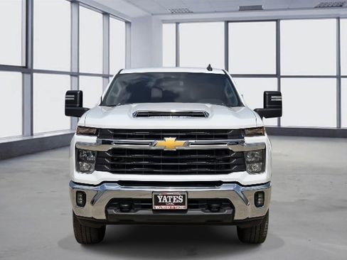 Used 2024 Chevrolet Silverado 2500 LT image 2
