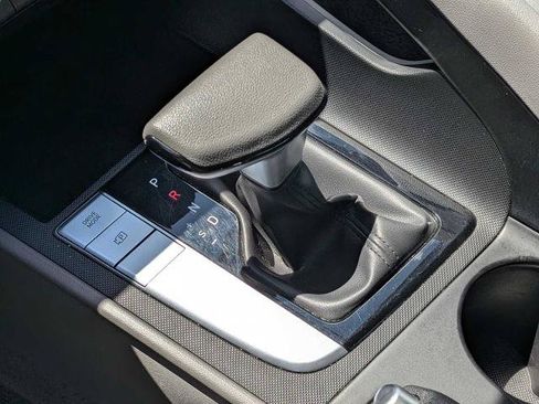 Used 2024 Hyundai Elantra SEL FWD image 25