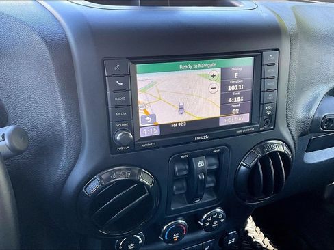 Used 2017 Jeep Wrangler Unlimited Sahara AWD/4WD image 14