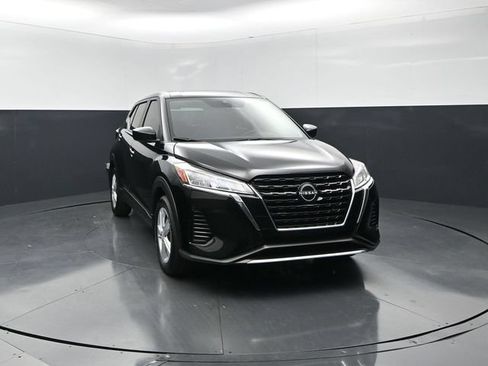 Used 2025 Nissan Kicks Play S FWD image 5