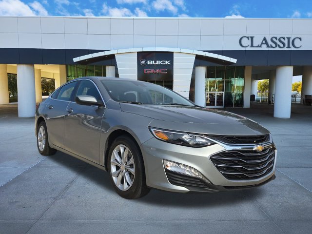 Used 2025 Chevrolet Malibu LT FWD image 1