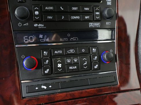 Used 2010 Cadillac Escalade Luxury AWD/4WD image 37