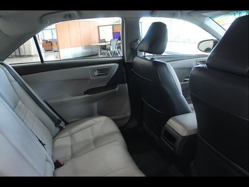 Used 2015 Toyota Camry SE FWD image 20