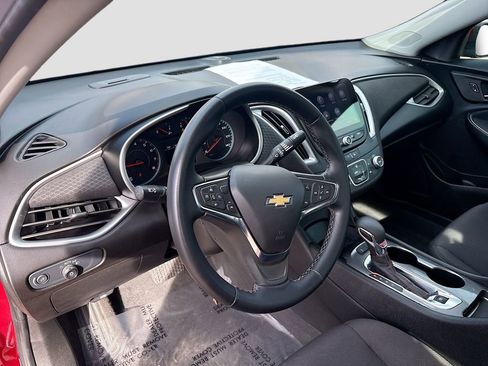 Used 2024 Chevrolet Malibu RS FWD image 9