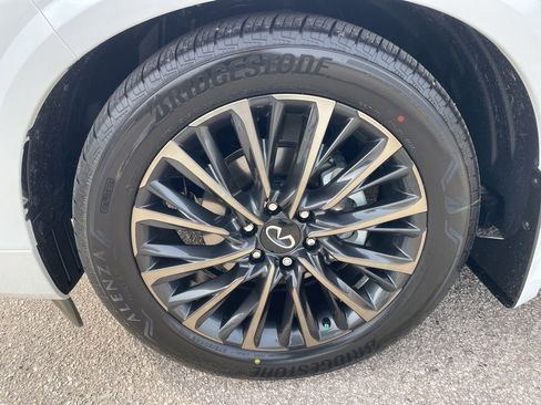 New 2026 INFINITI QX80 Autograph w/ Premium Cargo Package AWD/4WD image 9