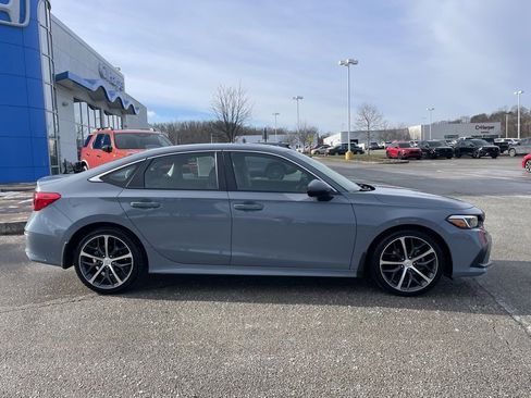 Used 2024 Honda Civic Touring image 2