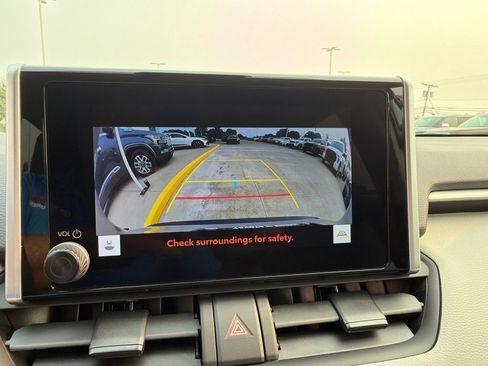 Used 2024 Toyota RAV4 XLE w/ Convenience Package FWD image 23