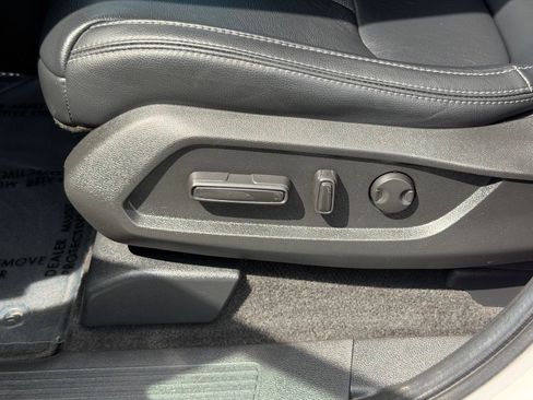 Used 2023 Honda Pilot EX-L image 16