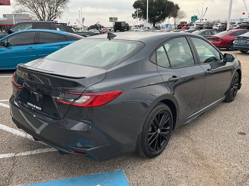 Used 2026 Toyota Camry SE image 3
