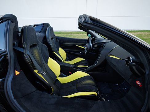 Used 2024 McLaren 750S Spider image 42