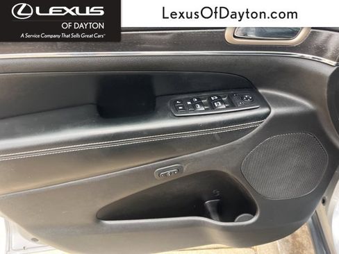 Used 2017 Jeep Grand Cherokee Limited w/ Luxury Group II image 15