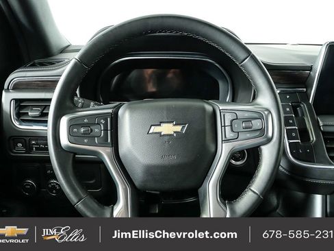 Used 2024 Chevrolet Suburban LT image 11