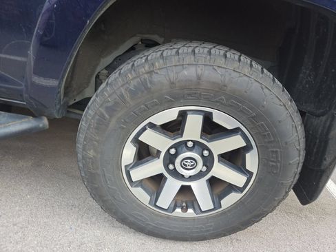Used 2019 Toyota 4Runner TRD Off-Road Premium AWD/4WD image 7