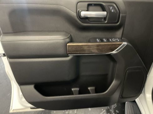 Used 2021 GMC Sierra 1500 SLE AWD/4WD image 16