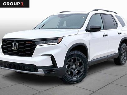New 2025 Honda Pilot TrailSport