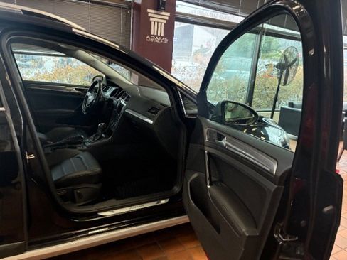 Used 2017 Volkswagen Golf Alltrack SE image 30