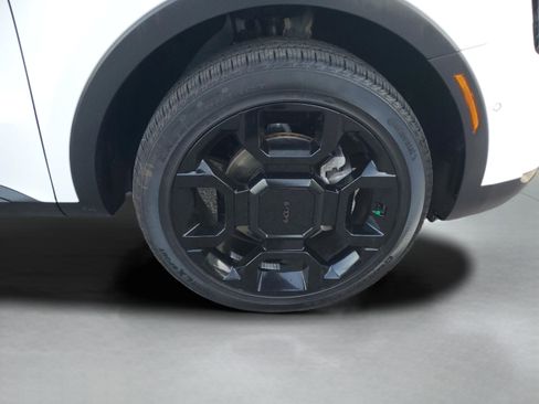 Certified 2025 Kia Sorento SX AWD/4WD image 29