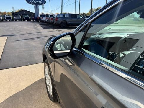 Used 2024 Lincoln Corsair AWD image 17