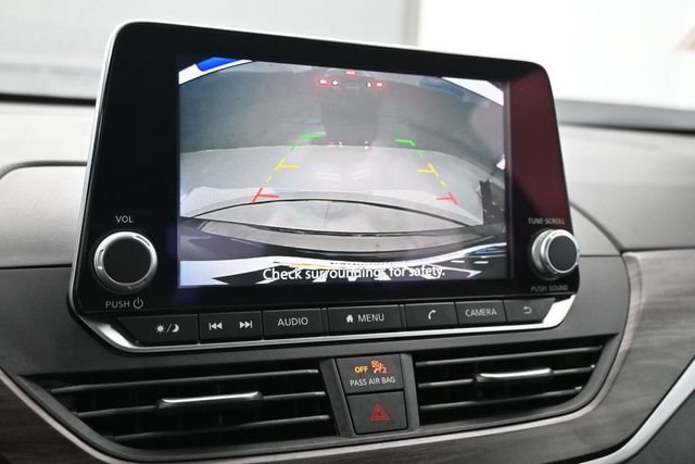 Used 2025 Nissan Altima 2.5 SV FWD image 17