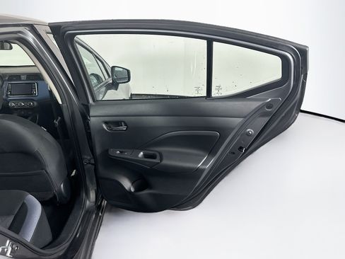 Used 2025 Nissan Versa SV FWD image 28