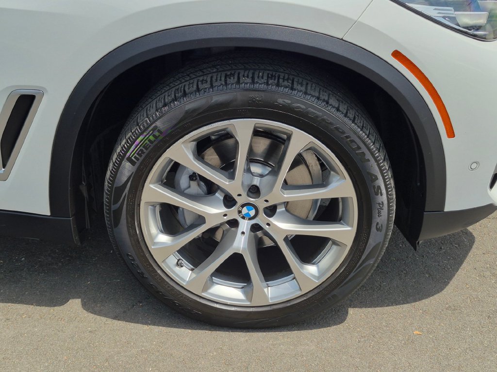 Used 2021 BMW X5 sDrive40i w/ Luxury Seating Package 2 RWD image 29