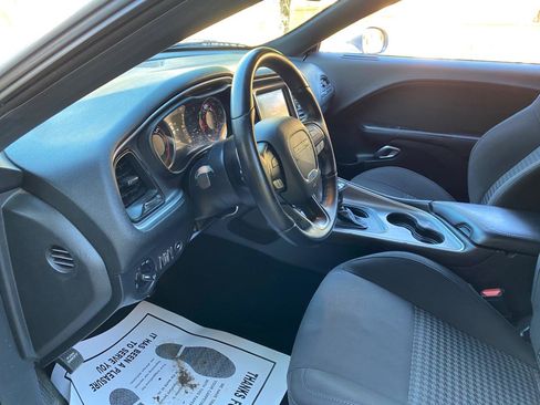 Used 2019 Dodge Challenger R/T image 31