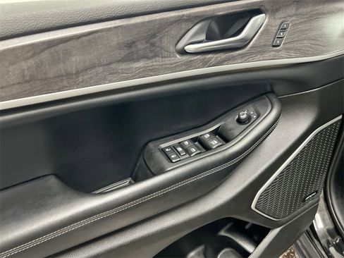 Used 2022 Jeep Grand Cherokee L Limited w/ Trailer Tow Group (B) image 22