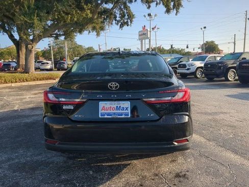 Used 2025 Toyota Camry LE image 5