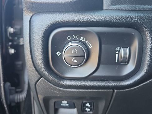 Used 2020 RAM 1500 Big Horn AWD/4WD image 15