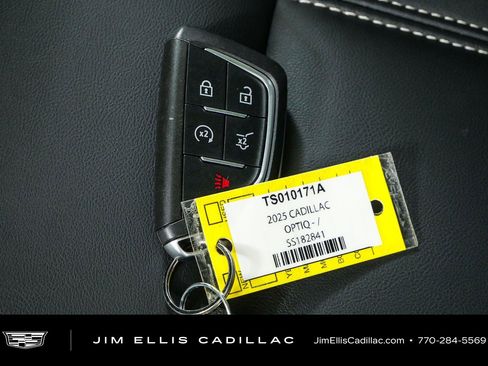 Used 2025 Cadillac Optiq Luxury 1 AWD/4WD image 39