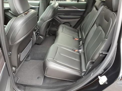 New 2025 Jeep Grand Cherokee Limited image 14