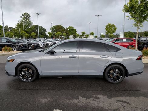 Used 2025 Honda Accord SE image 6