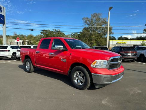Used 2022 RAM 1500 Classic SLT image 7
