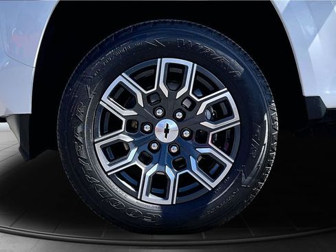 Used 2023 Chevrolet Colorado LT w/ LT Convenience Package III AWD/4WD image 8