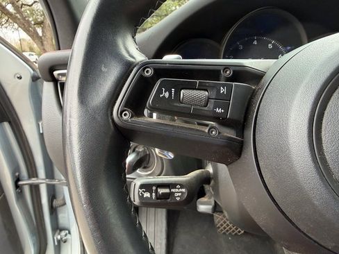 Used 2023 Porsche Macan Turbo image 11