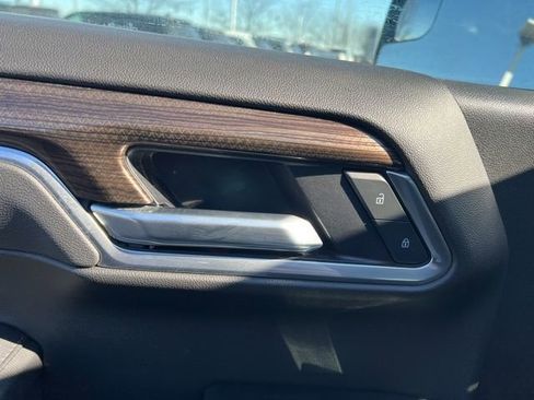 Used 2025 Chevrolet Silverado 1500 LT image 28