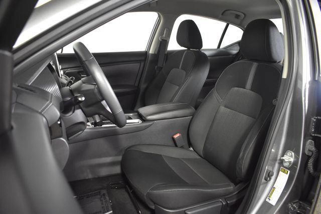 Used 2023 Nissan Sentra SV w/ All-Weather Package FWD image 9