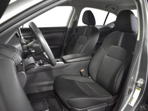 Used 2023 Nissan Sentra SV w/ All-Weather Package FWD image 9