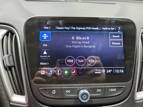 Used 2025 Chevrolet Malibu LT image 42