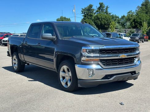 Used 2018 Chevrolet Silverado 1500 LT w/ LT Eassist Package AWD/4WD image 3