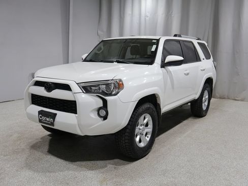 Used 2019 Toyota 4Runner SR5 AWD/4WD image 8