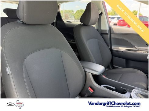 Used 2025 Hyundai Kona SEL FWD image 24