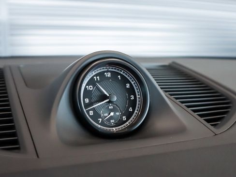 Used 2025 Porsche Macan image 23