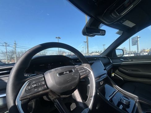 New 2026 Jeep Grand Cherokee Limited image 16