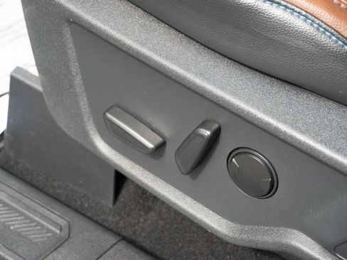 Used 2024 Ford Bronco Outer Banks AWD/4WD image 17