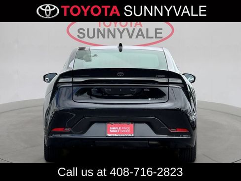 Used 2024 Toyota Prius Prime Premium FWD image 9