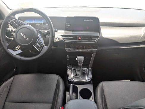 Used 2024 Kia Seltos EX FWD image 16