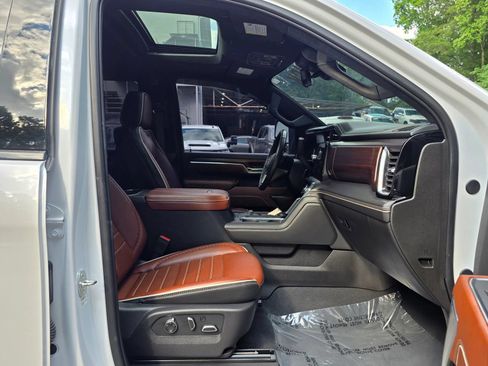 Used 2024 GMC Sierra 2500 Denali Ultimate w/ Max Trailering Package AWD/4WD image 37